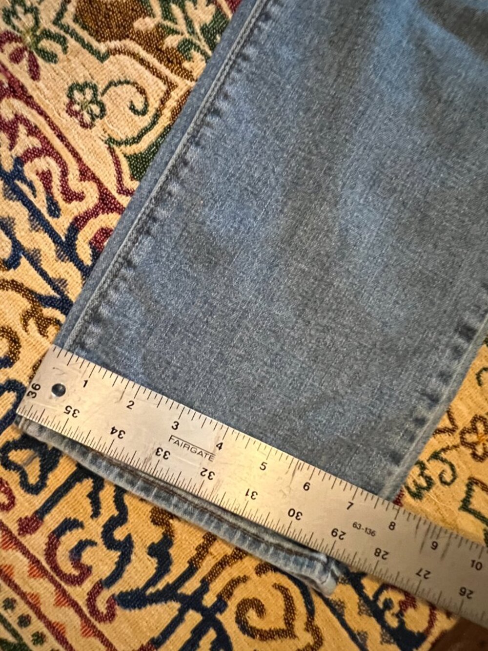 Levi's 525 Jeans Womens 14 M Light Wash Straight Leg Perfect Waist Distressed - Picture 6 of 16